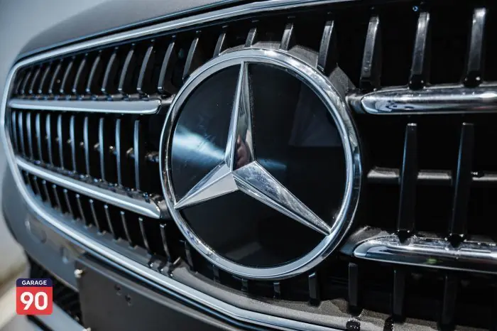 Mercedes-Benz E200 2023 - صورة 8