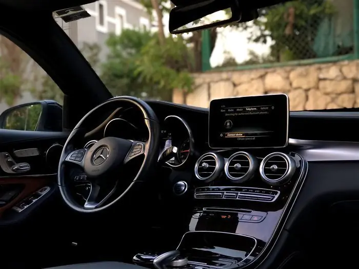 Mercedes-Benz GLC300 2019 - صورة 10