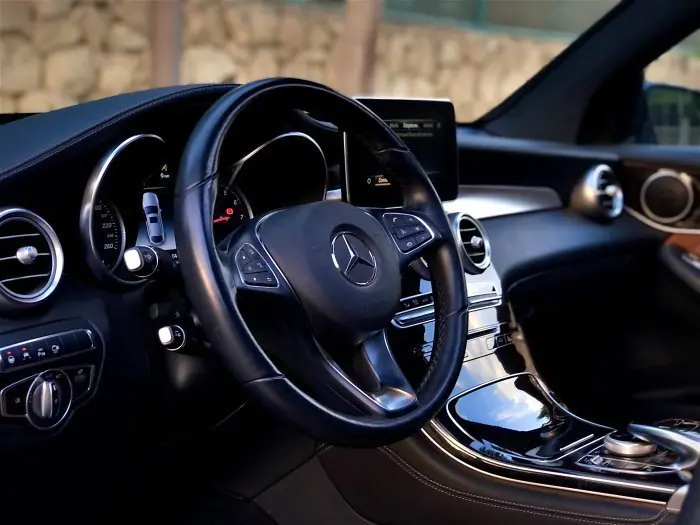 Mercedes-Benz GLC300 2019 - صورة 9