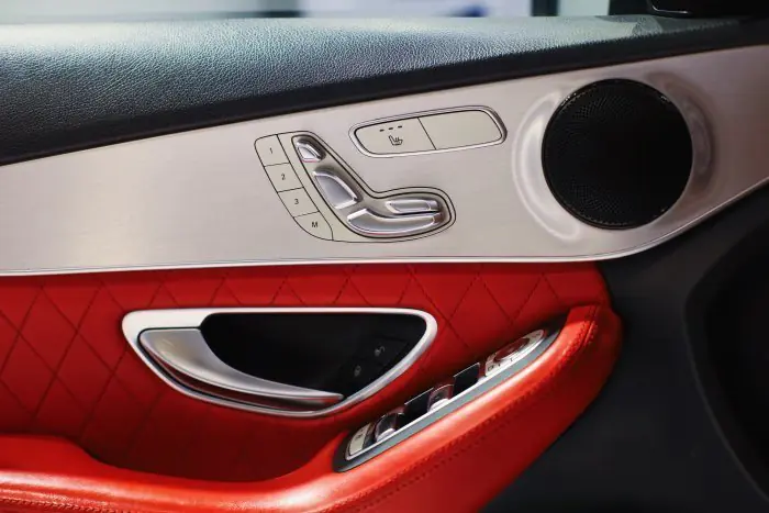 Mercedes-Benz C180 2018 - صورة 12