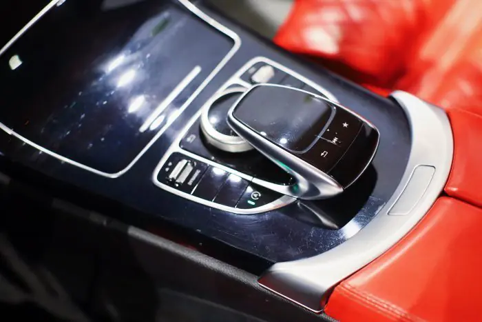 Mercedes-Benz C180 2018 - صورة 18
