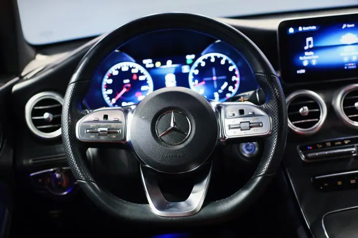 Mercedes-Benz GLC300 2020 - صورة 19