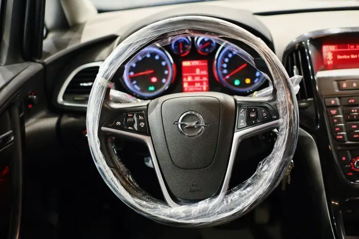 Opel Astra 2015 - صورة 13