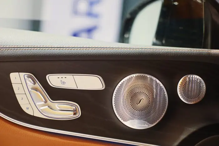 Mercedes-Benz E200 2019 - صورة 16