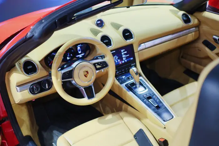 Porsche Boxter 2017 - صورة 14