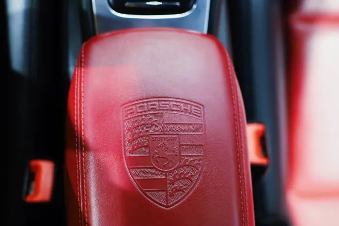 Porsche Cayman 2018 - صورة 19