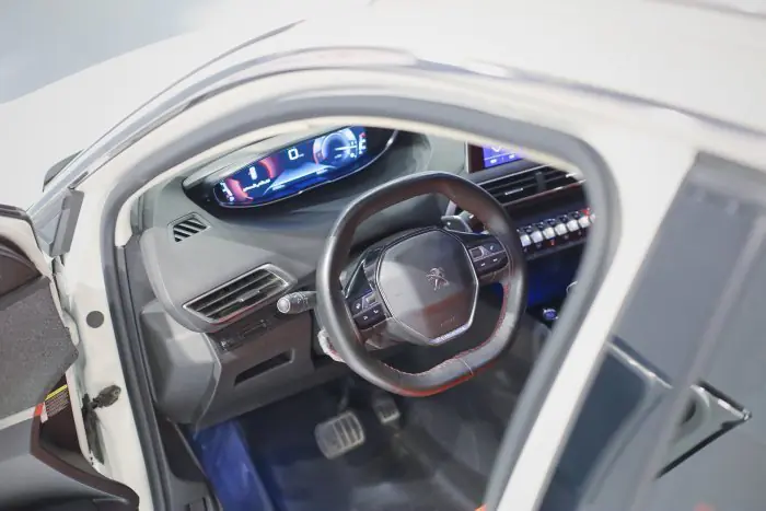 Peugeot 3008 2021 - صورة 12