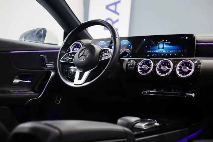 Mercedes-Benz CLA180 2020 - صورة 17