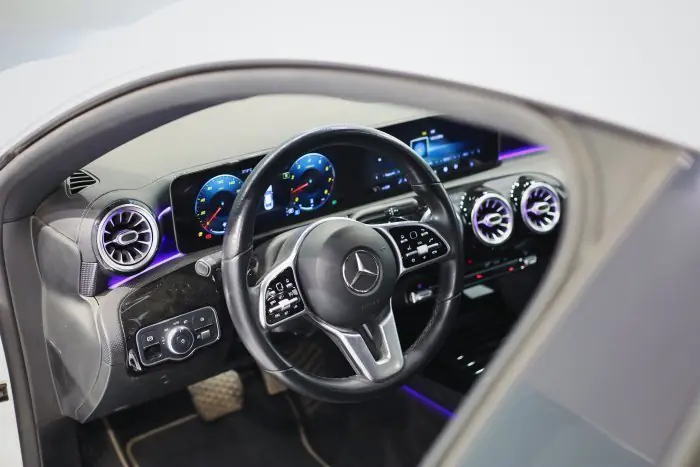 Mercedes-Benz CLA180 2020 - صورة 11