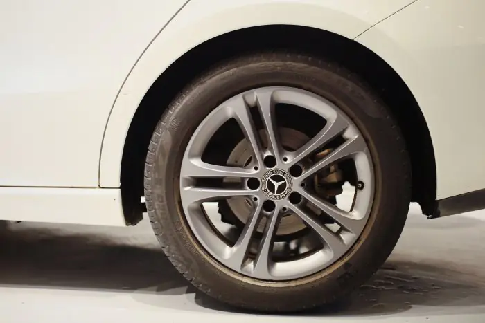 Mercedes-Benz CLA180 2020 - صورة 10