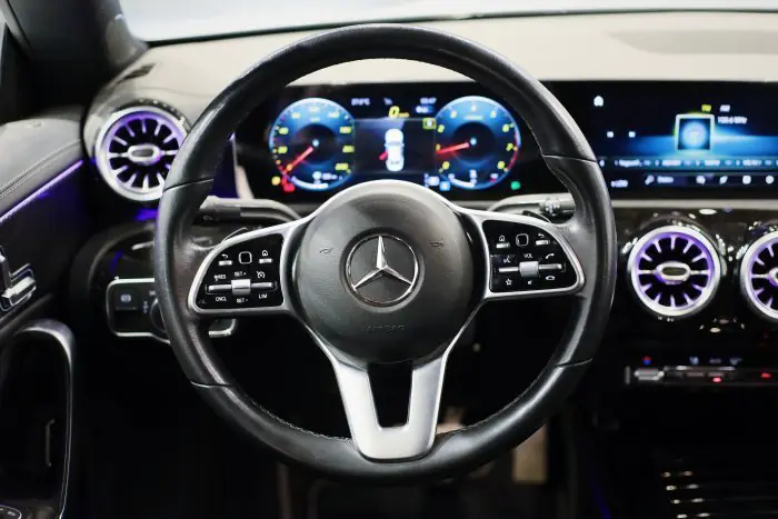 Mercedes-Benz CLA180 2020 - صورة 16