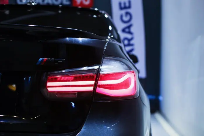 bmw 320i 2017 - صورة 8
