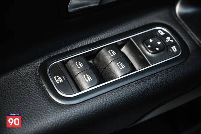Mercedes-Benz A250e 2022 - صورة 14