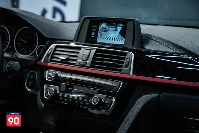 bmw 318i 2018 - صورة 13