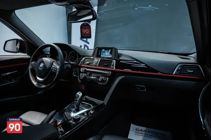 bmw 318i 2018 - صورة 12