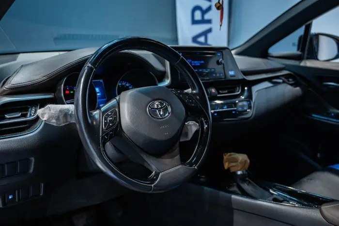 Toyota C-HR 2017 - صورة 12