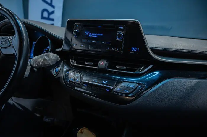 Toyota C-HR 2017 - صورة 16