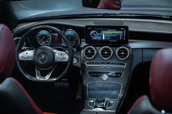 Mercedes-Benz C180 2019 - صورة 21
