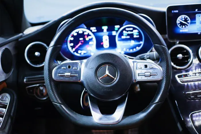 Mercedes-Benz C200 2019 - صورة 17