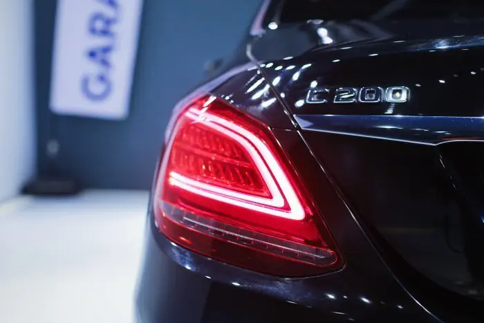 Mercedes-Benz C200 2019 - صورة 12