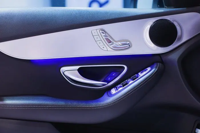 Mercedes-Benz C180 2020 - صورة 15