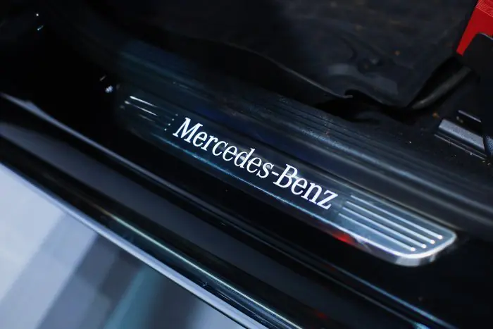 Mercedes-Benz C180 2020 - صورة 21