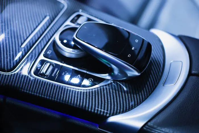 Mercedes-Benz C180 2020 - صورة 18
