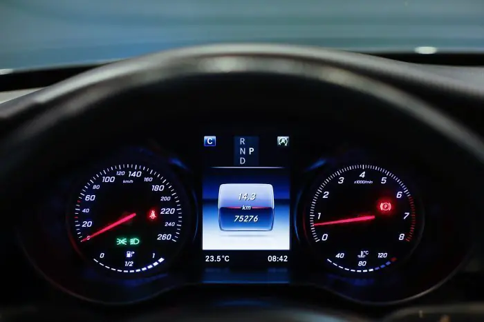 Mercedes-Benz C180 2018 - صورة 21