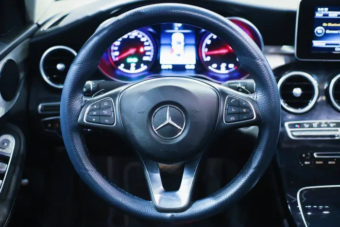 Mercedes-Benz C180 2018 - صورة 17