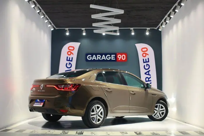 Renault Megane 2021 - صورة 8