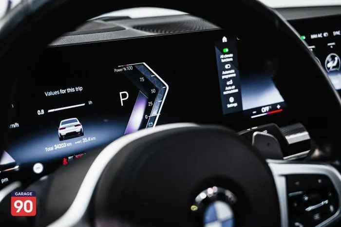 bmw 330i 2023 - صورة 15