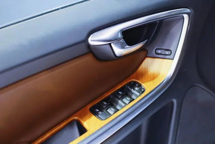 Volvo XC60 2017 - صورة 15