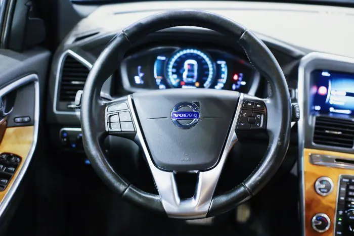 Volvo XC60 2017 - صورة 17