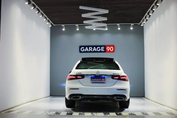 Mercedes-Benz E300 2021 - صورة 7
