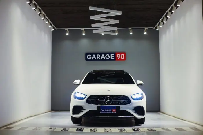 Mercedes-Benz E300 2021 - صورة 3