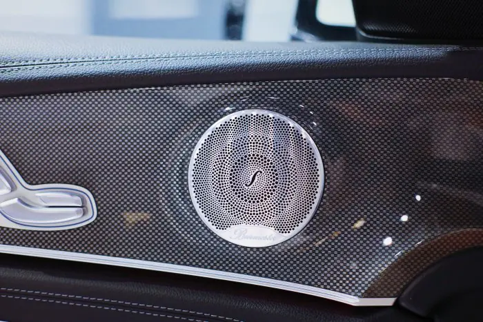 Mercedes-Benz E300 2021 - صورة 18