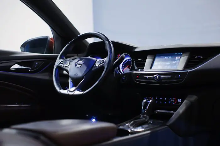 Opel Insignia 2018 - صورة 19