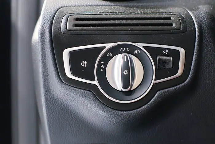 Mercedes-Benz GLC200 2021 - صورة 14