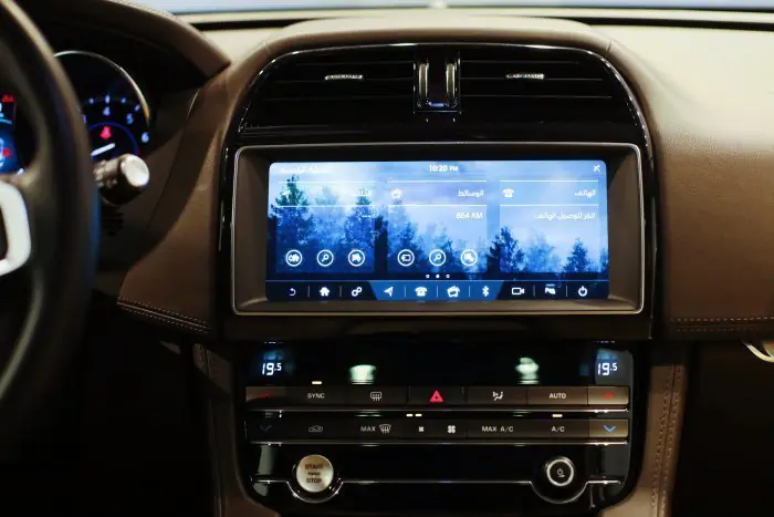 Jaguar F-PACE 2019 - صورة 15