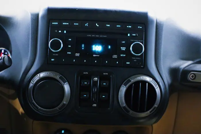 Jeep Wrangler 2015 - صورة 17