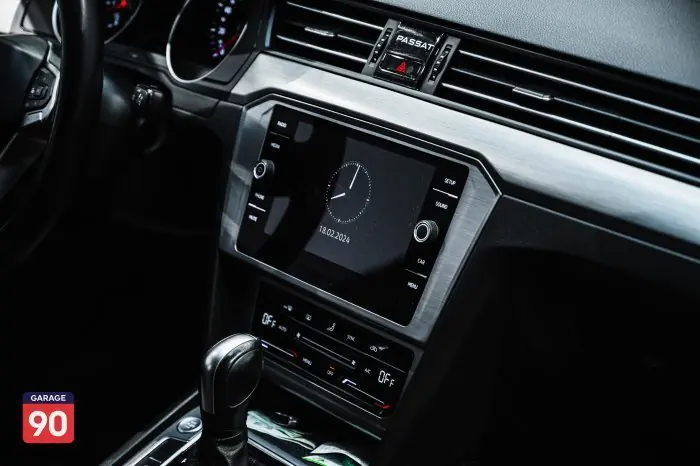 Volkswagen Passat 2021 - صورة 13