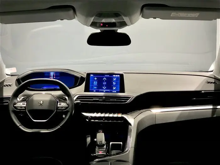 Peugeot 3008 2021 - صورة 11
