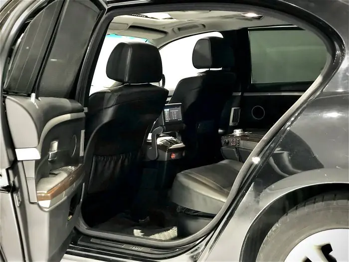 bmw 730i 2007 - صورة 10