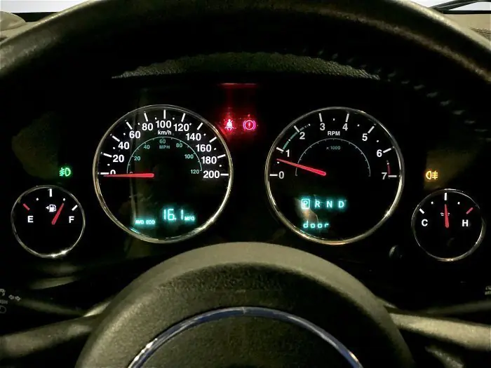 Jeep Wrangler 2015 - صورة 9