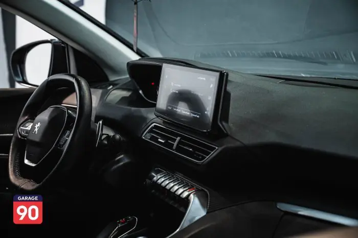 Peugeot 5008 2022 - صورة 3