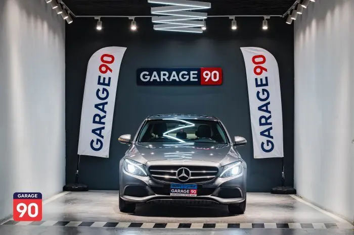 Mercedes-Benz C180 2018 - صورة 18