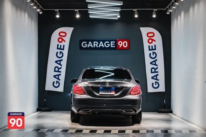 Mercedes-Benz C180 2018 - صورة 14
