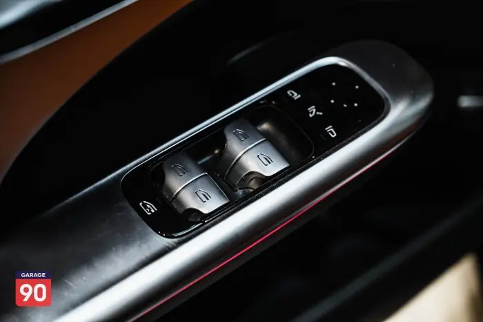 Mercedes-Benz C200 2022 - صورة 17