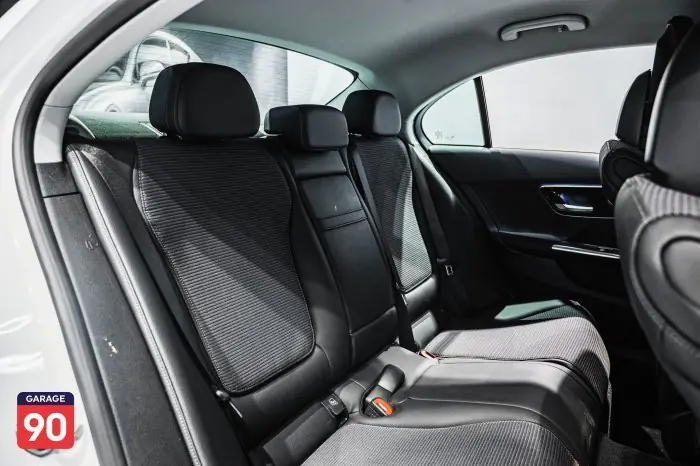 Mercedes-Benz C180 2021 - صورة 15
