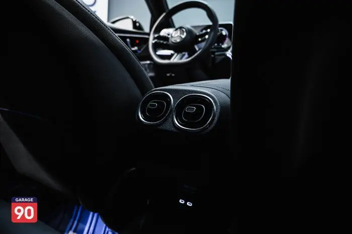 Mercedes-Benz GLC300 2024 - صورة 14